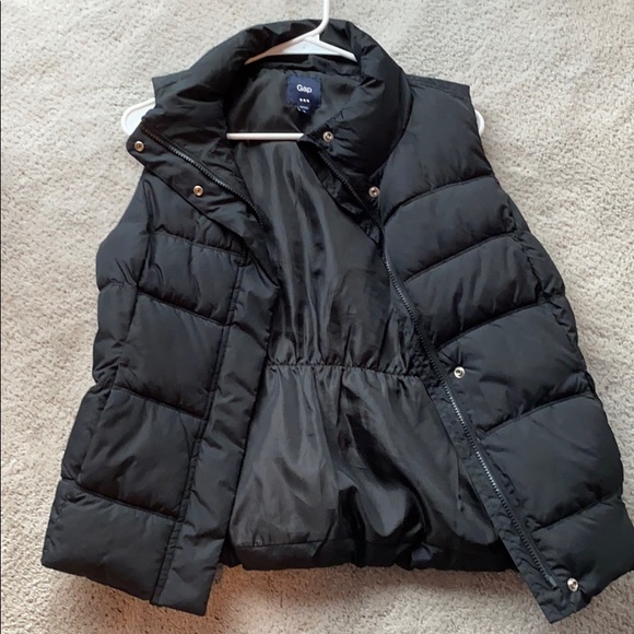GAP black puffer vest - Picture 2 of 5